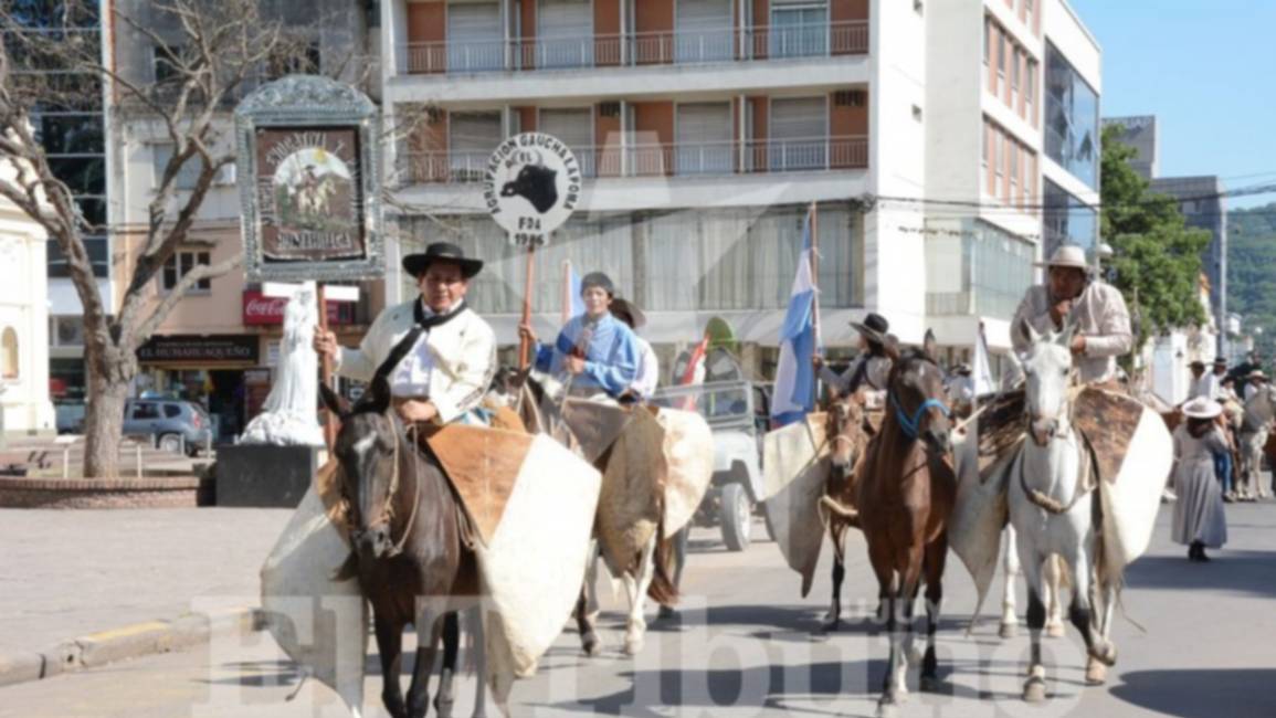 Partió la XXVI marcha evocativa y patriótica a Humahuaca