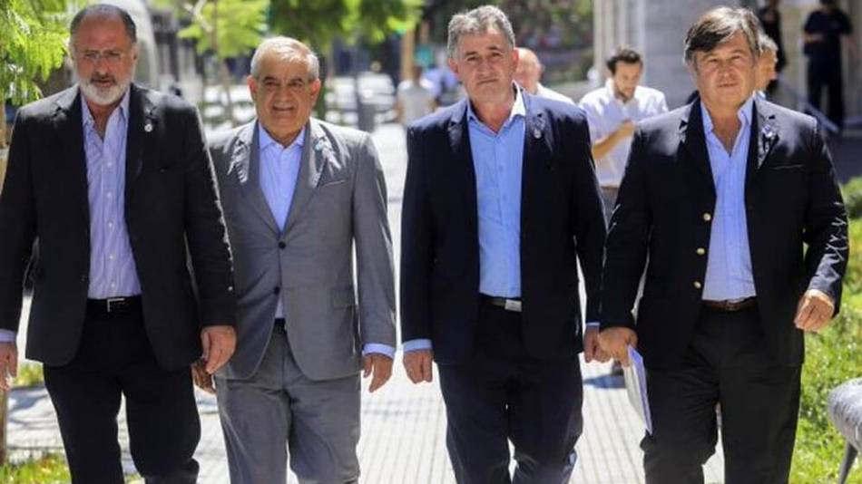 El Gobierno dio marcha atrás con las restricciones, y la Mesa de Enlace levantó el paro del campo