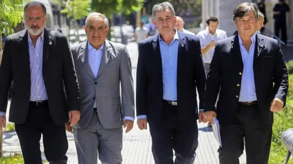 El Gobierno dio marcha atrás con las restricciones, y la Mesa de Enlace levantó el paro del campo