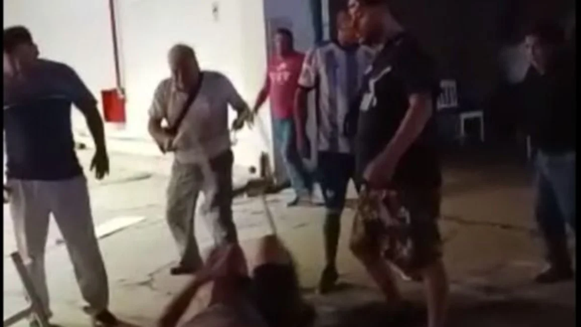 VIDEO. Golpes, tiros, y sillazos entre remiseros en la zona de la exterminal de ómnibus 