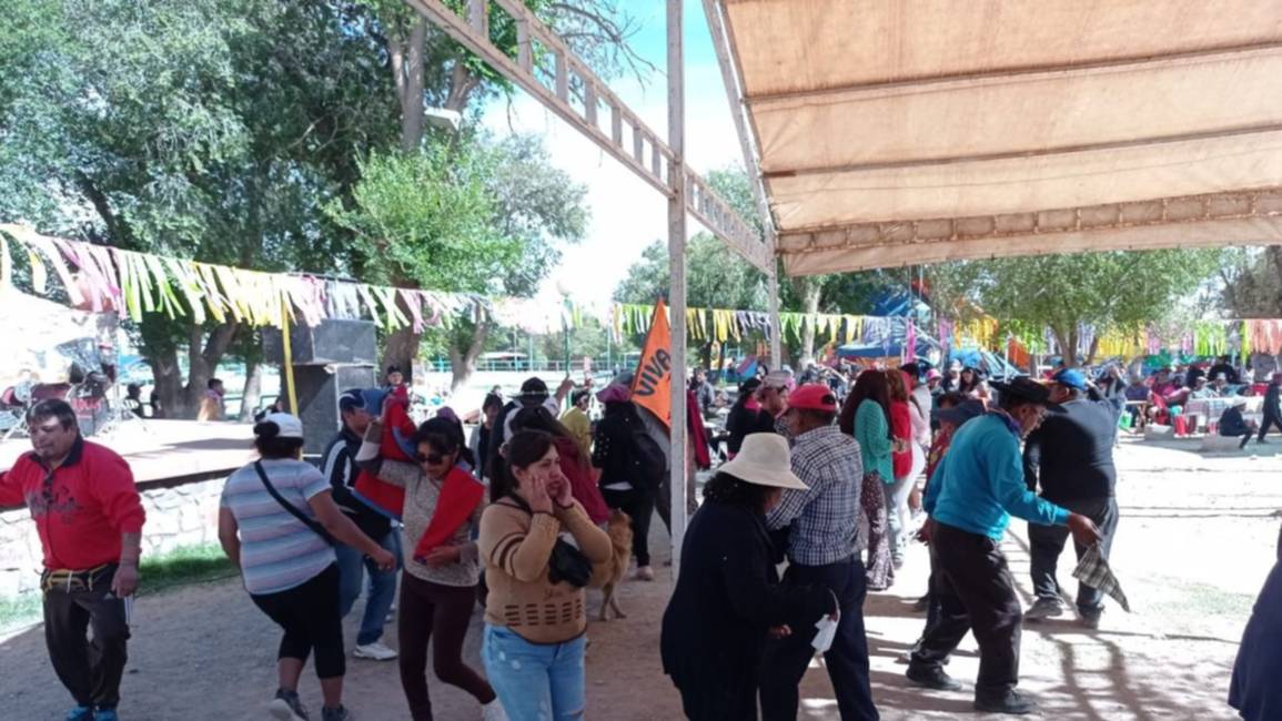 Topamiento y baile popular en La Quiaca para esperar el carnaval 