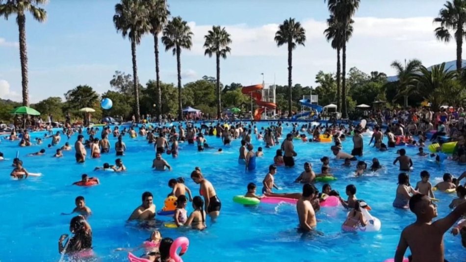 Calor agobiante para aliviar en las piletas