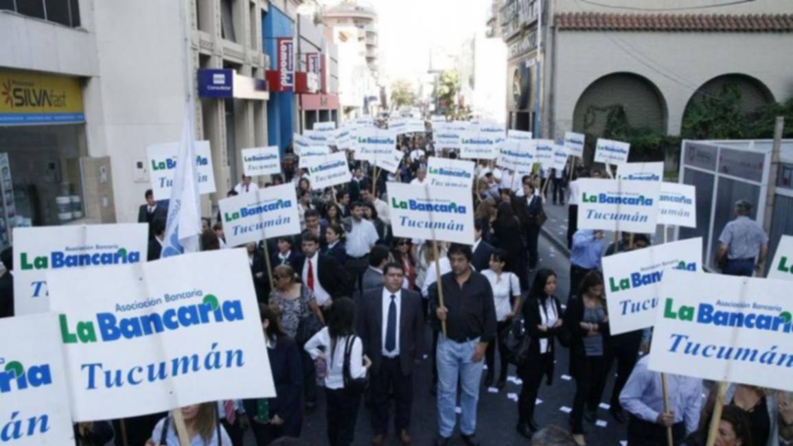 Bancarios convocaron para el viernes a un paro por 24 horas | negociación salarial, Gobierno nacional, Sergio Palazzo