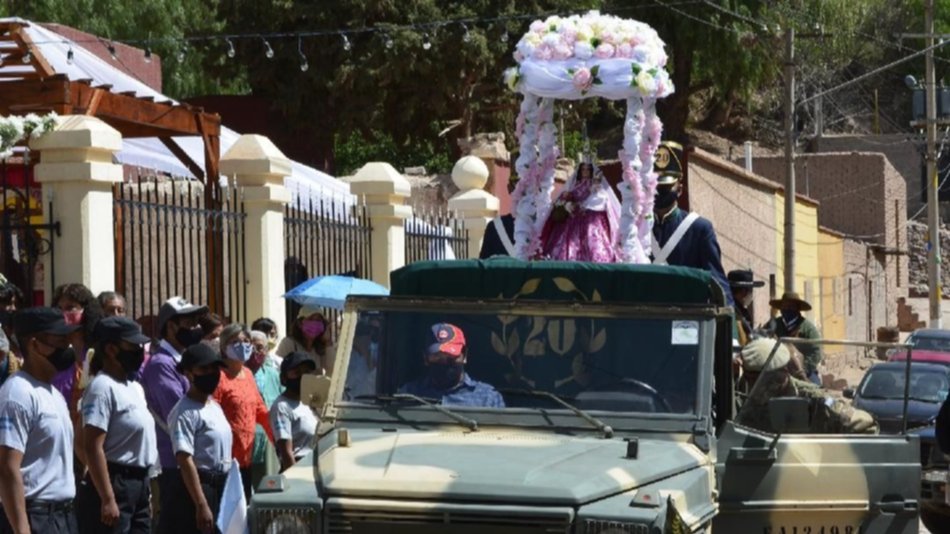 Fiesta de la "mamita de  la Candelaria" en el  pueblo de Maimará