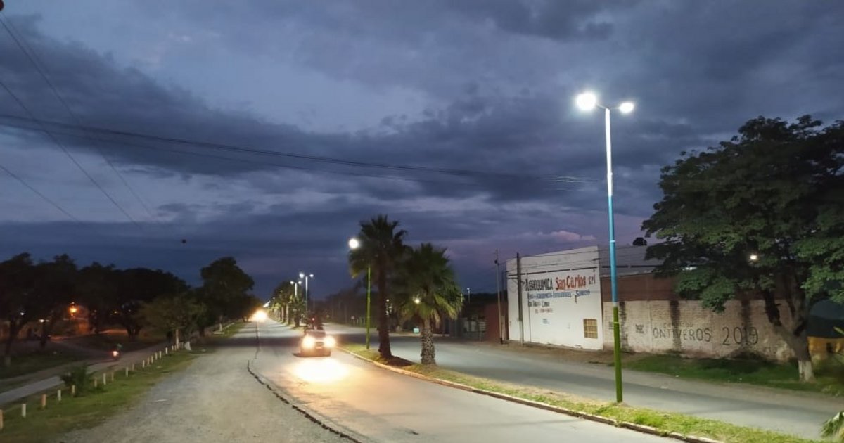 Calles en mal estado y falta de alumbrado público