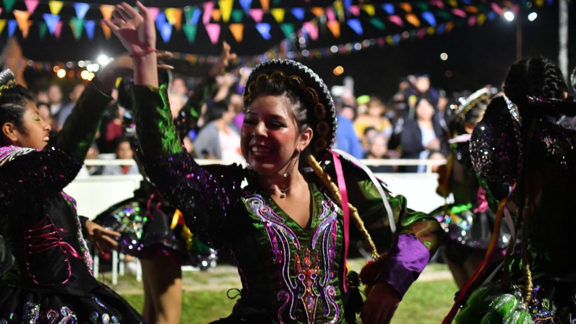A puro carnaval y con una multitud, finaliza el “Sentí Palpalá”