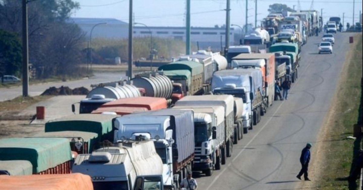 Feriado: prohíben hoy la circulación de camiones por las rutas