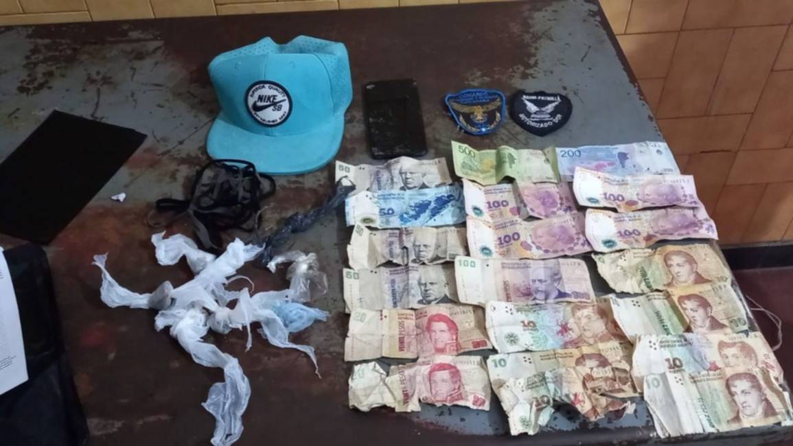 Almirante Brown: vendía un celular robado,  tenía drogas y fue detenido