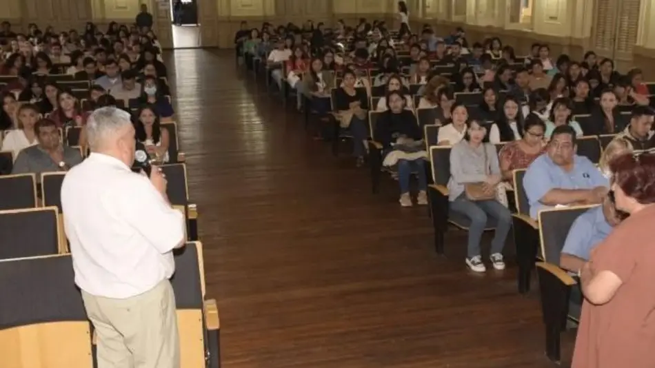 Entregaron más de 280 cargos a docentes de inglés en la provincia