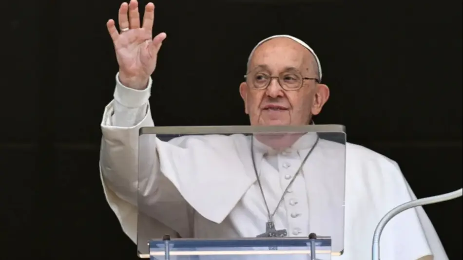 "Las condiciones del Papa mejoran y la insuficiencia renal ha remitido", indicó el Vaticano
