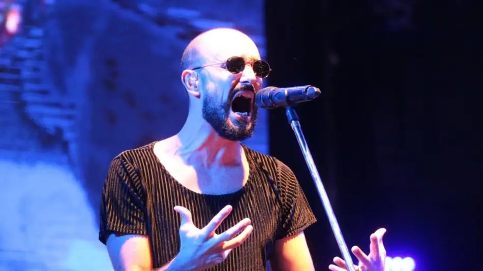 Un intendente se negó a contratar a artistas nacionales y con eso comprará una ambulancia