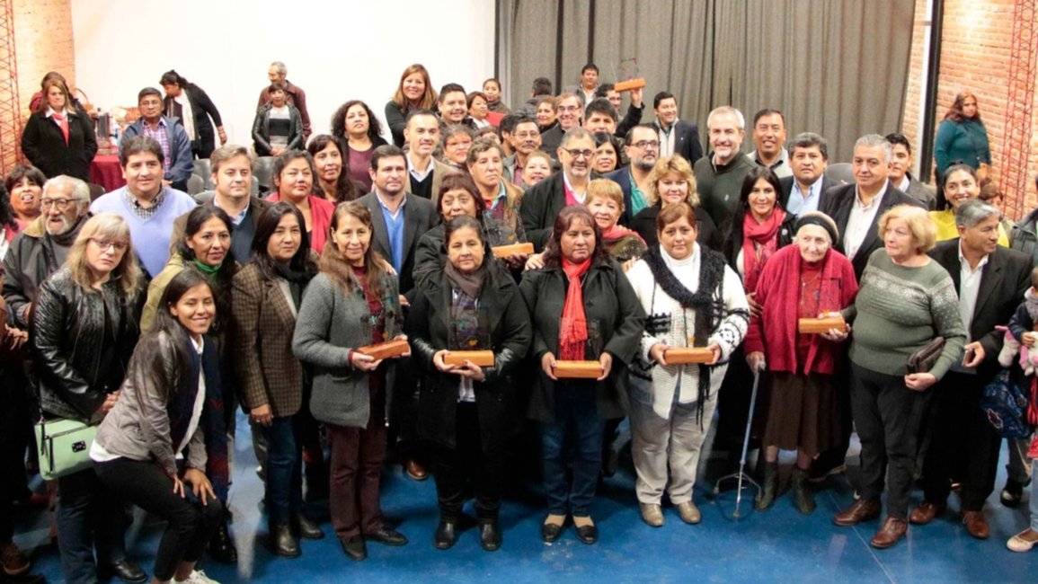 Distinguieron a dirigentes vecinales