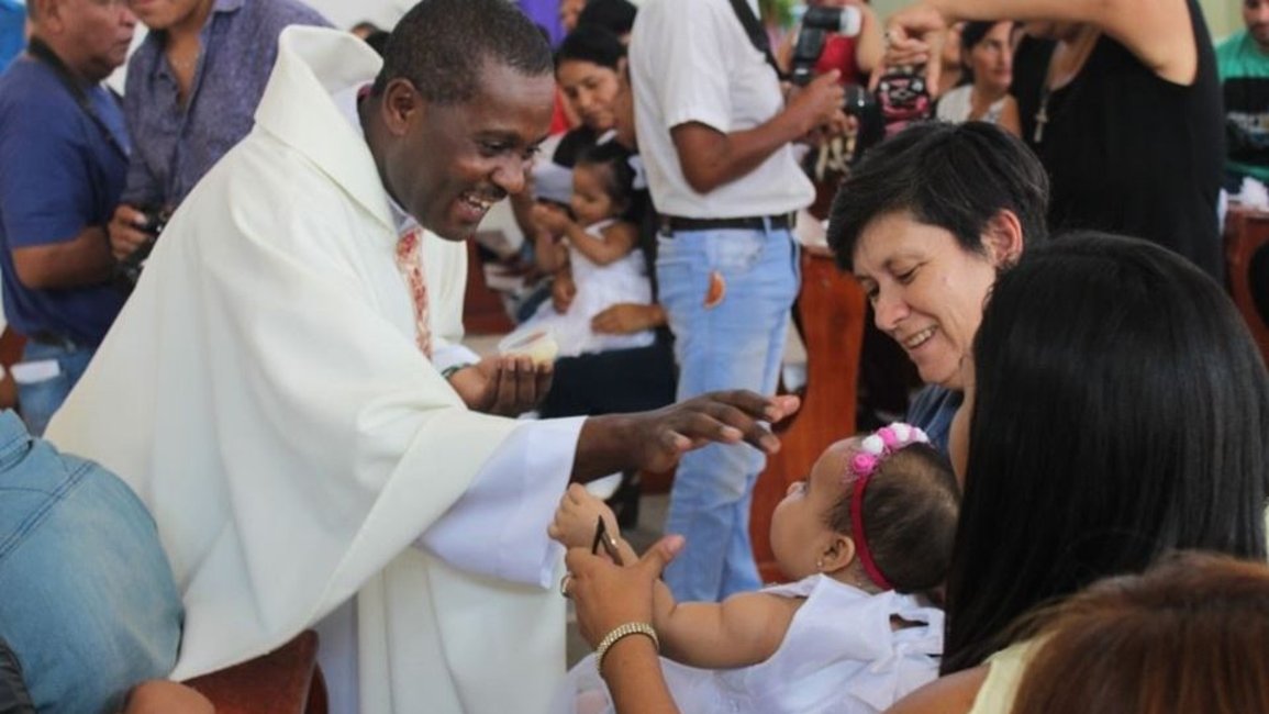 Primer bautismo de bebé de matrimonio igualitario en Jujuy