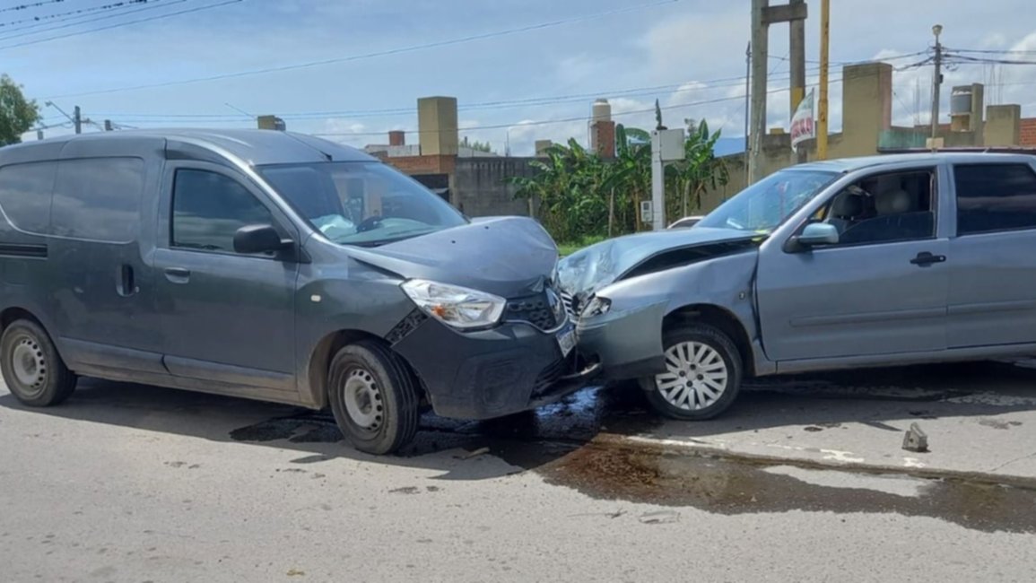 Choque frontal en cruce de avenida La Quiaca y Ruta 9 en Alto Comedero