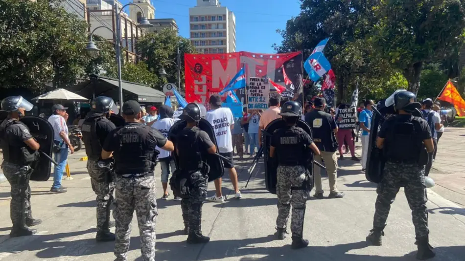 Jornada de lucha piquetera en plaza Belgrano
