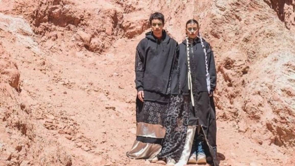 Deslumbra en Nueva York con sus innovadoras prendas 