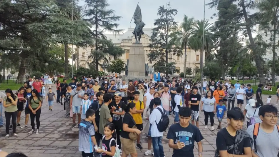Homenaje de fans jujeños al creador de “Dragon Ball”