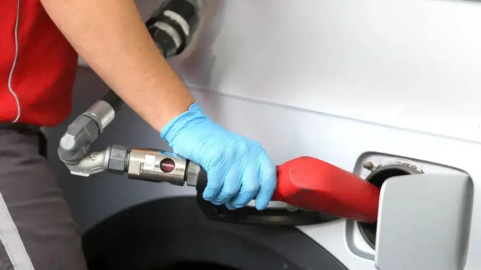En abril suben las prepagas, combustibles, gas, alquileres y colegios