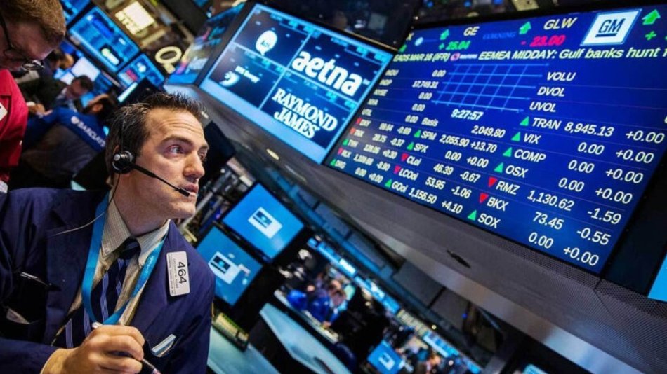  A pesar del apoyo del FMI, cae el precio de las acciones y sube del riesgo país