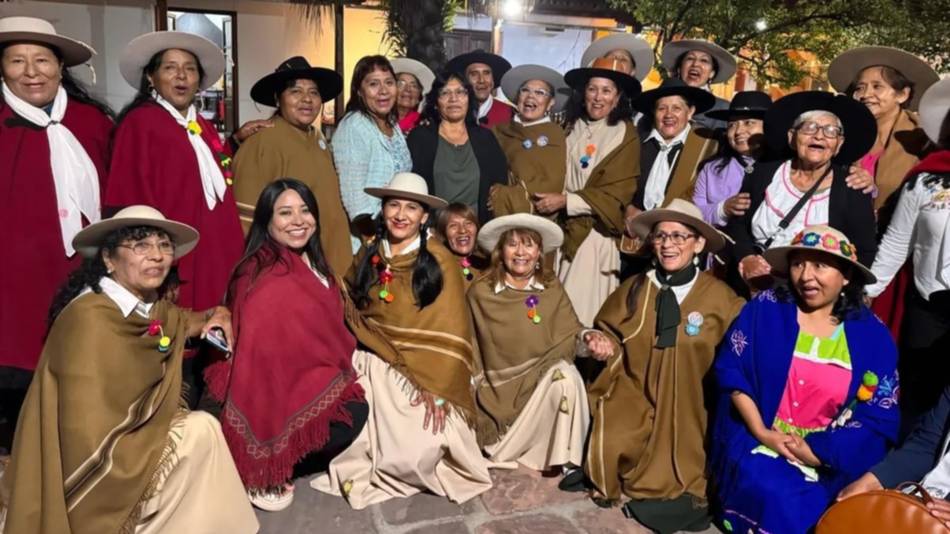 Reconocen a copleras que son exponentes de la cultura jujeña