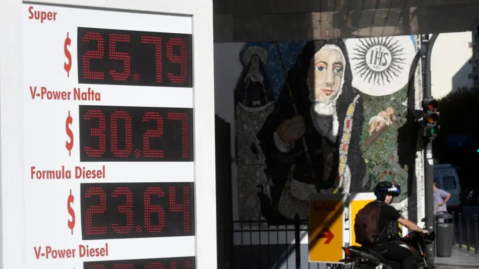 Shell y Axion aumentaron las naftas y gasoil entre el 4,5 y 6%