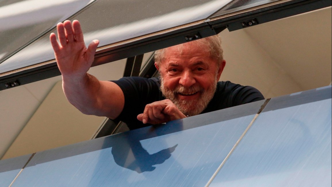Finalmente, Lula se entregó a la Policía