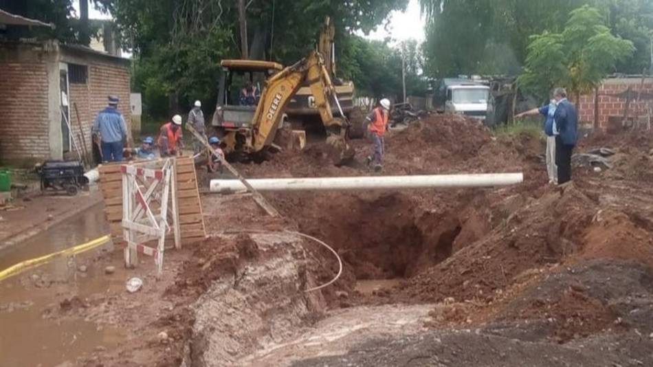 Concluyó el recambio de colector cloacal deteriorada