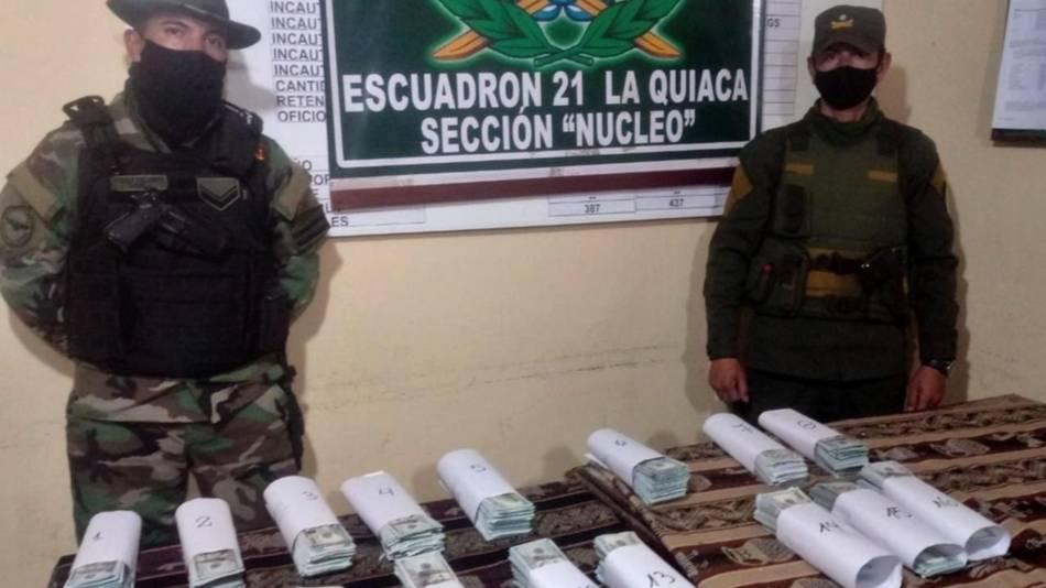 Cuatro mujeres detenidas con 372 mil dólares falsos