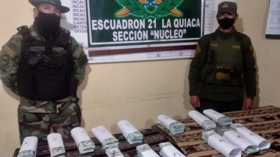 Cuatro mujeres detenidas con 372 mil dólares falsos