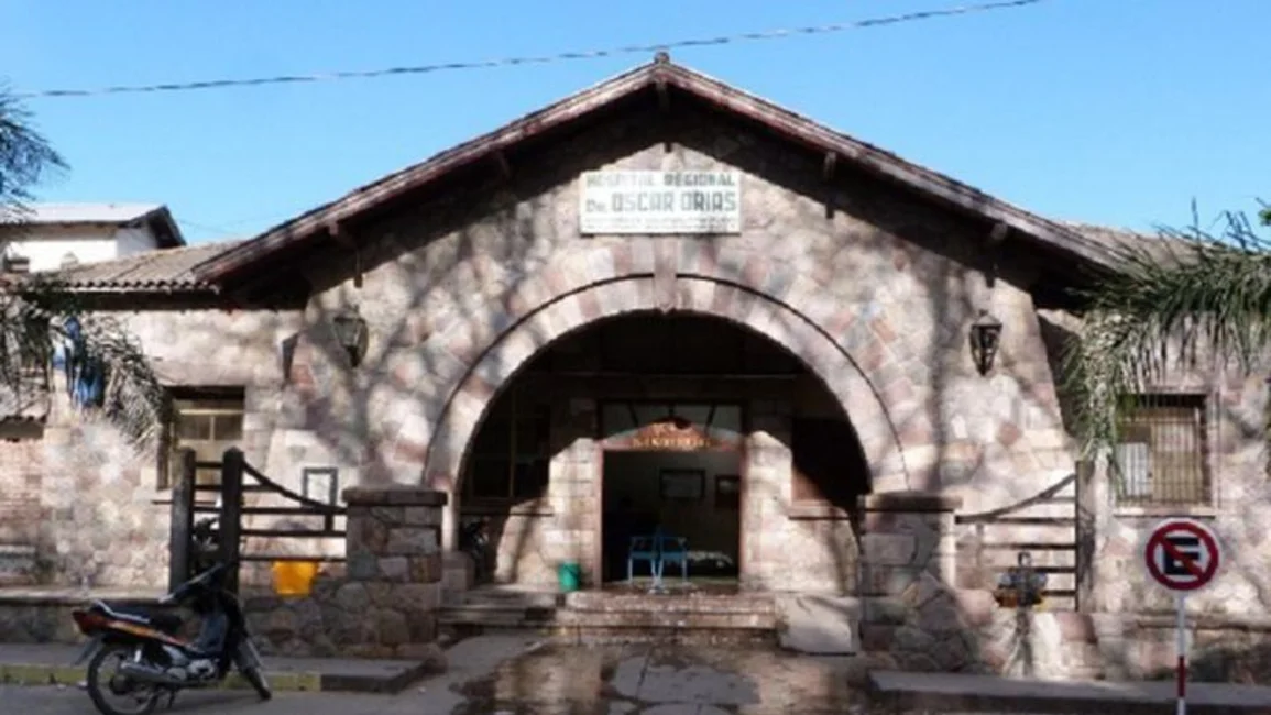 Un joven fue apuñalado en la espalda en una gresca