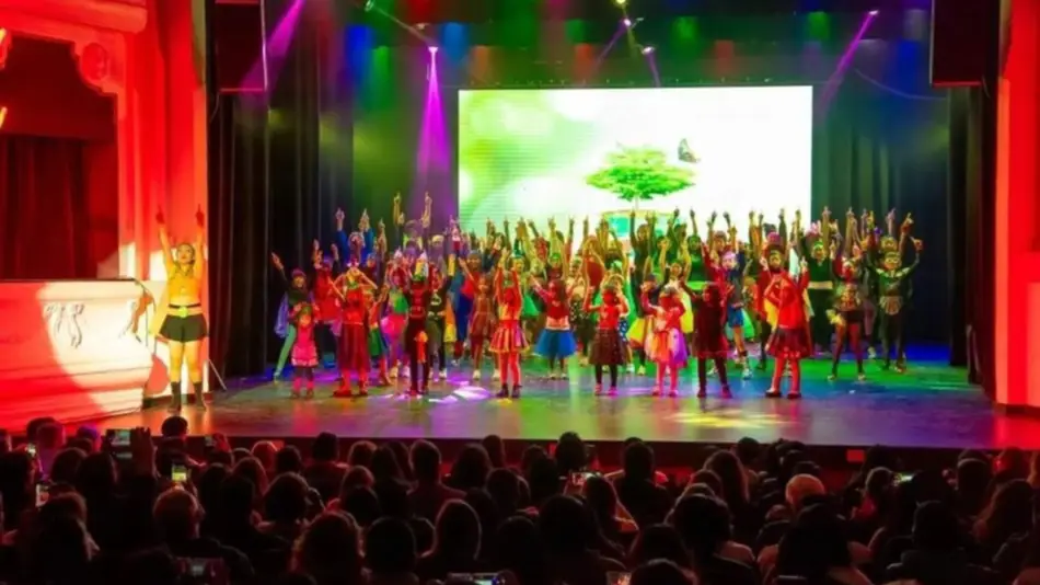 “Unidos por la  danza” en el Cine  Altos Hornos Zapla"