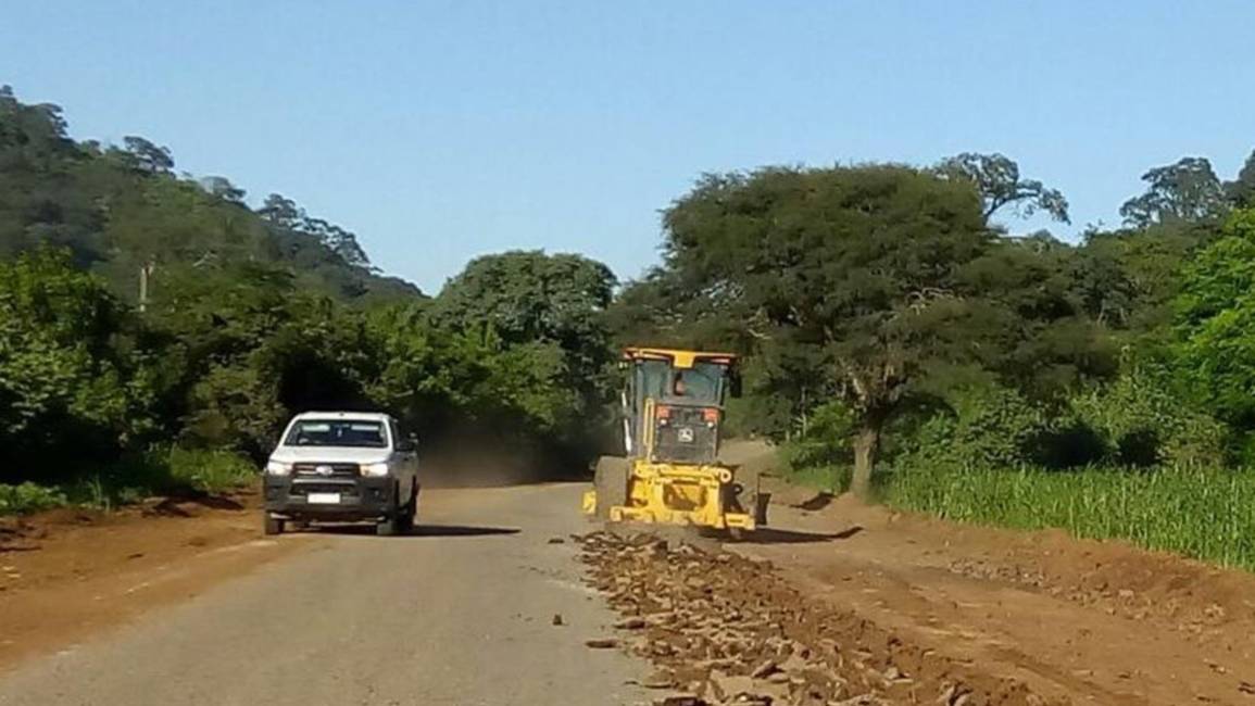 Personal de Vialidad repara la ruta provincial 1 