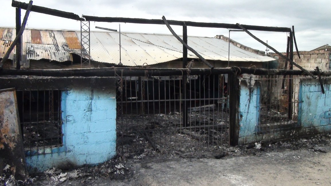 Incendiaron un comercio de la feria: testigos dicen que fue intencional