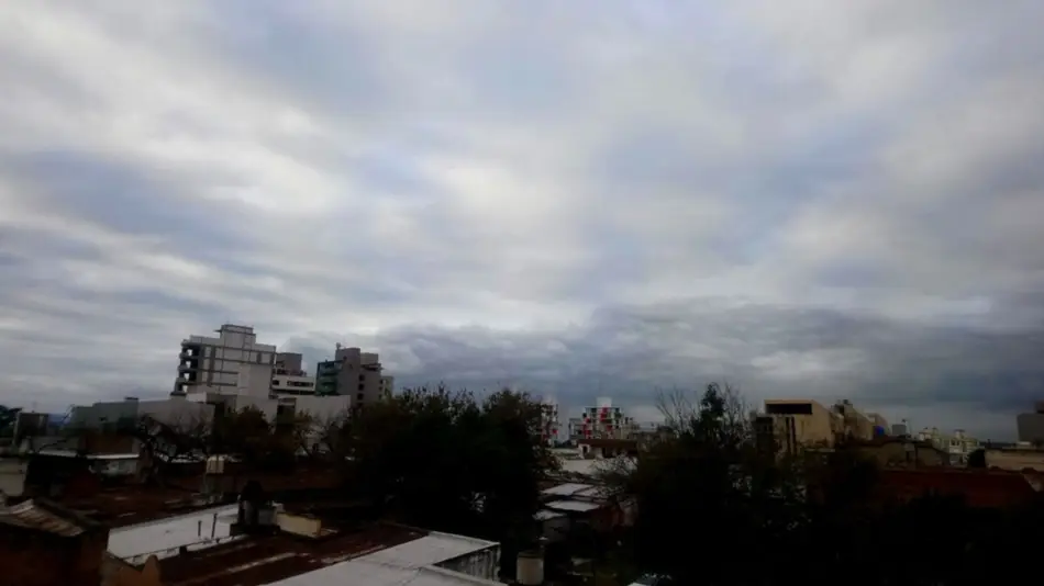 Martes con cielo parcialmente nublado y una máxima de 29º