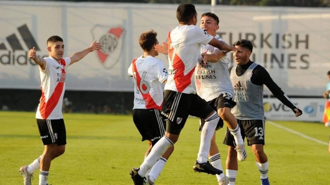 Gallardo cita a cinco nuevos juveniles para el superclásico con Boca