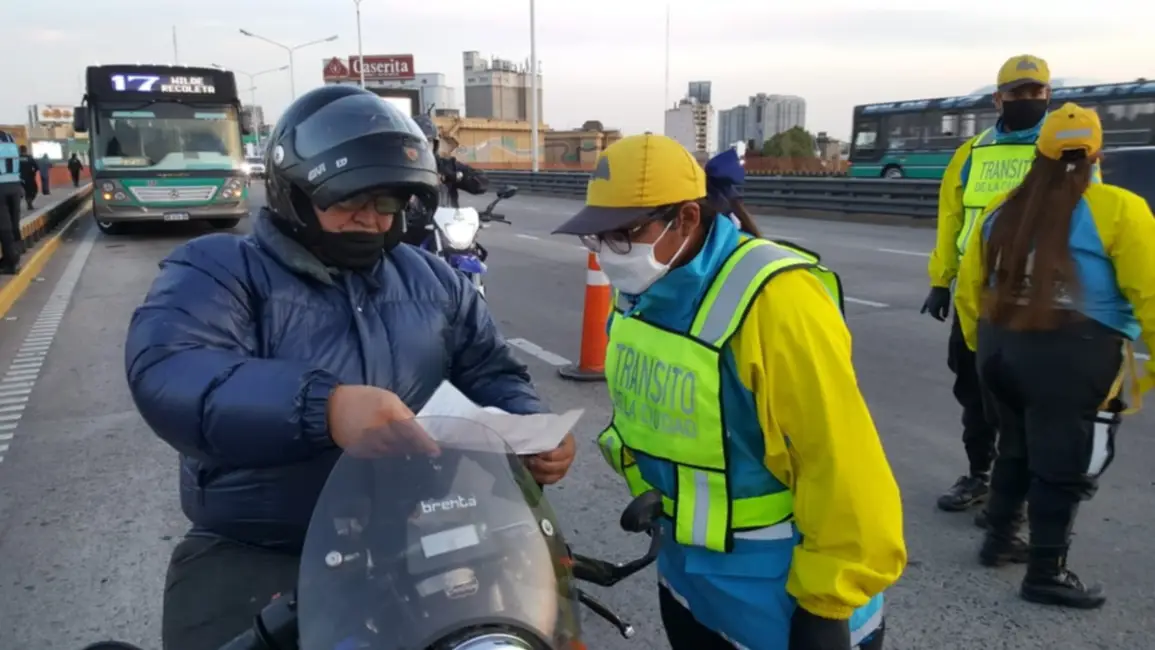 “Los que viajaron por turismo no podrán volver y afrontarán causas judiciales”, afirmó Sabina Frederic 