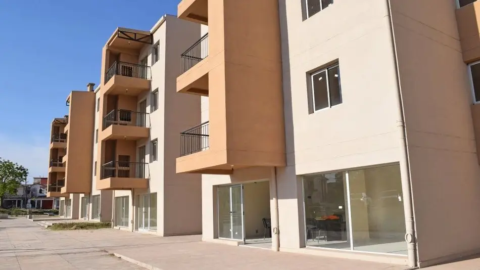 El IVUJ licita 6 locales comerciales de "Torres del Alto"