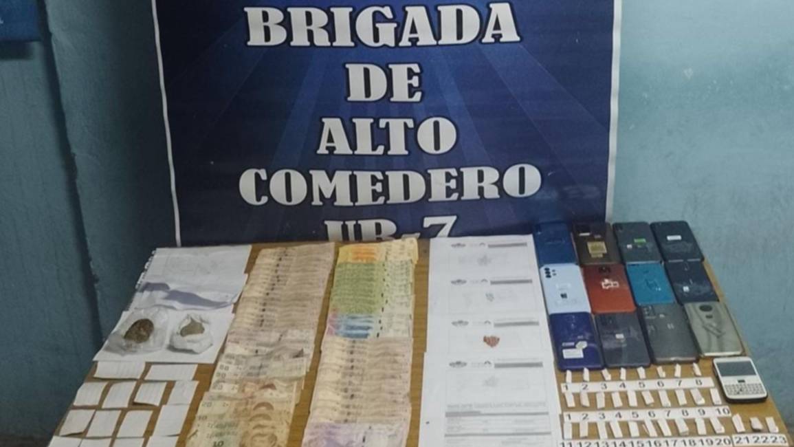 Asentamiento Aeroclub: Dos demorados por narcomenudeo