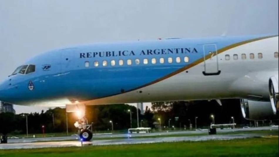 VIDEO Polémica por la innecesaria maniobra de aterrizaje del nuevo avión presidencial