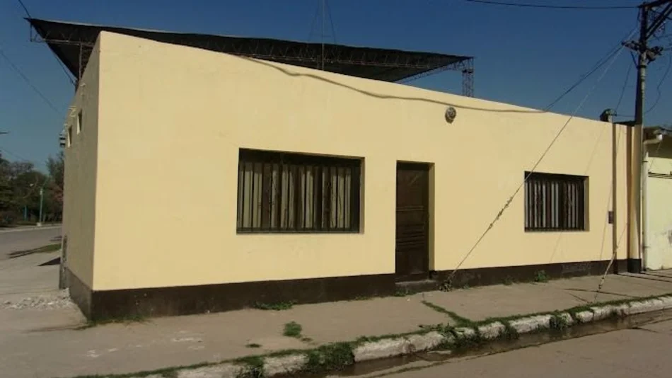 Libertador: se incendió un centro vecinal y los vecinos apagaron el fuego a baldazos