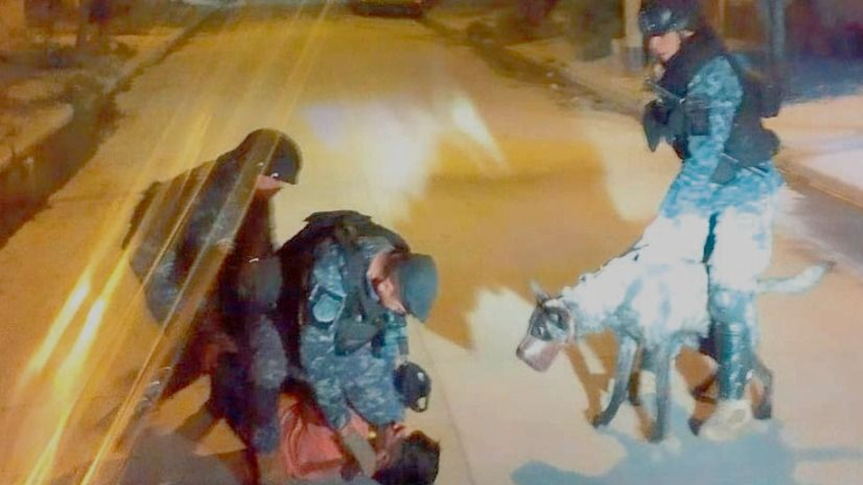 Demorado al provocar disturbios en una casa