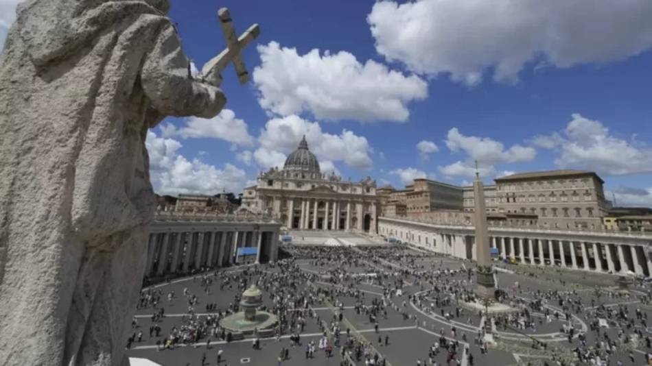 “Habemus Papam”, hay fumata blanca en el Vaticano