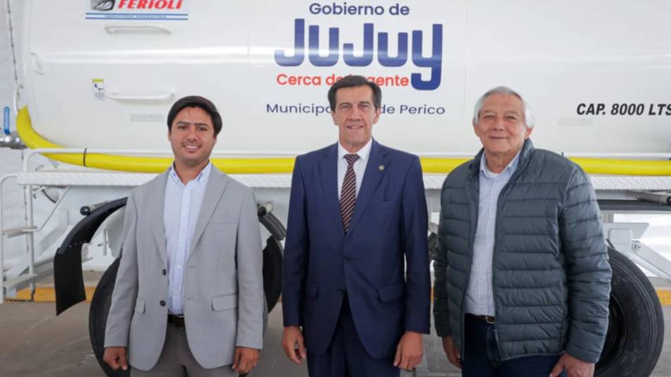 Se entregó tanques atmosféricos a los municipios de Perico y Caimancito