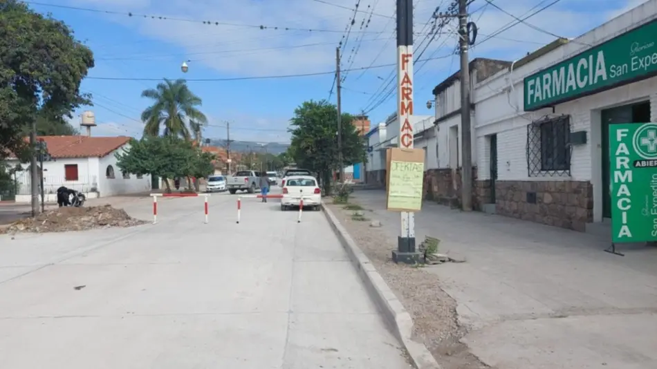 Vecinos solicitan finalización de obra