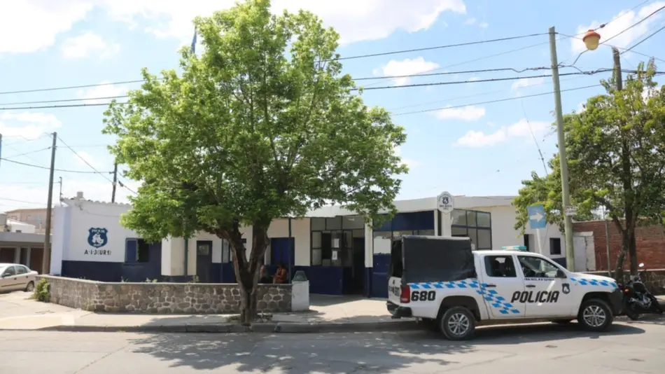 Fingió ser pasajero y apuñaló a un taxista para asaltarlo
