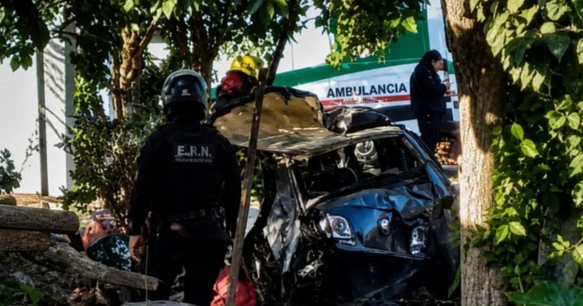 Una víctima fatal y cinco heridos tras vuelco de un auto