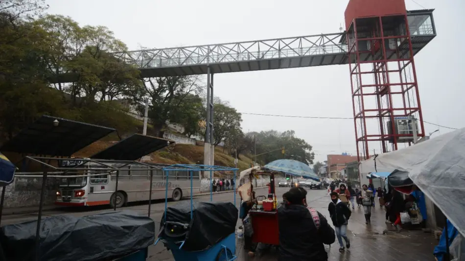 Buscan reubicar a vendedores ambulantes de la exterminal