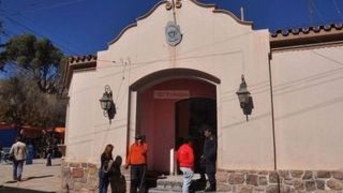 Un hombre fue detenido tras irrumpir en un inquilinato