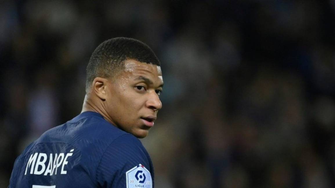 Mbappé comunica al PSG que no renovará y el club se plantea su venta
