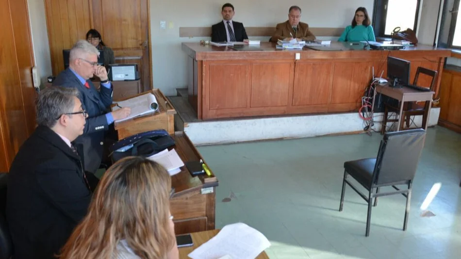 Fue condenado por abusar de las dos hijas de su pareja